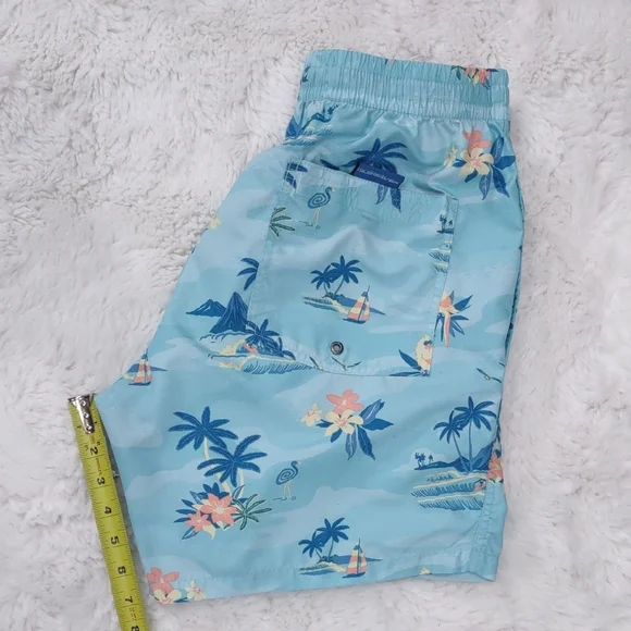 Quiksilver Men's Blue Tropical Print Shorts - Picture 16 of 17